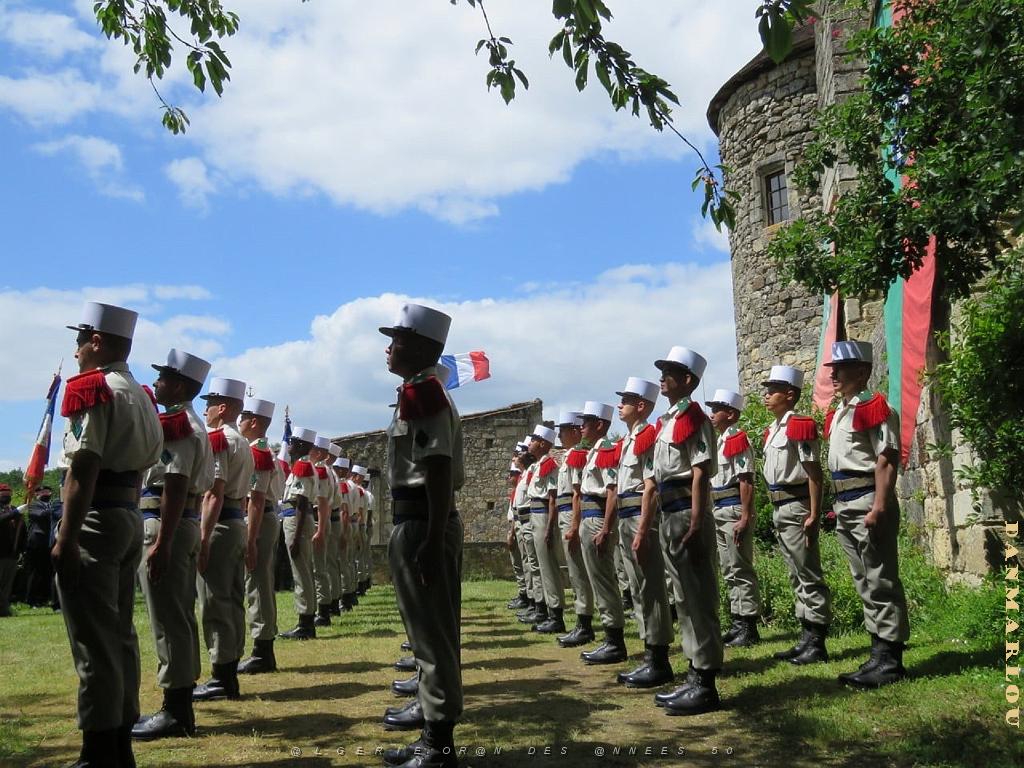 LEGION 4 EME REI REMISE DES KEPIS.jpg